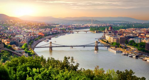 Scenic flight over Budapest for up to 2 people