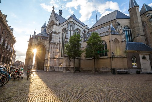 Explore Nijmegen individually - English-speaking private tour guide for up to 4 people