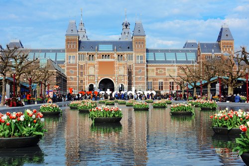 MUSEUMS IN AMSTERDAM 